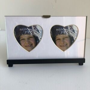 Photo frame with twin hearts